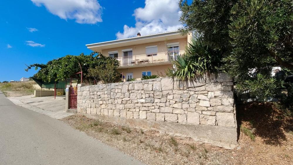 Apartman Dolores Kuciste Εξωτερικό φωτογραφία