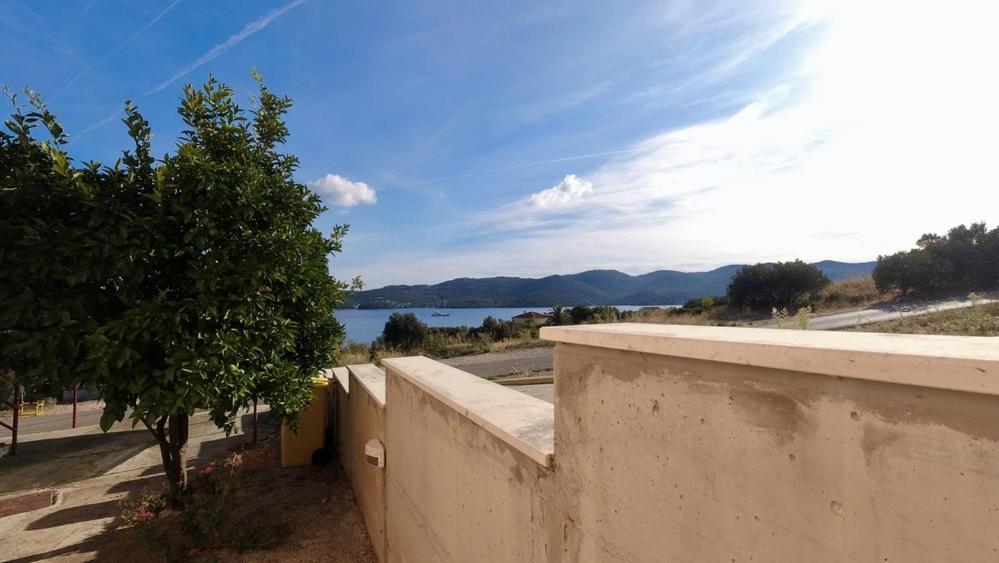 Apartman Dolores Kuciste Εξωτερικό φωτογραφία